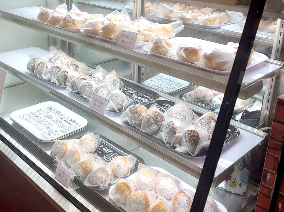 Patisserie plum
