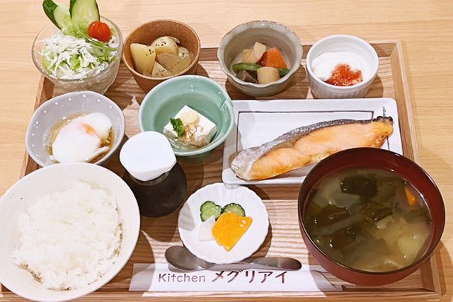 Kitchen メグリアイ