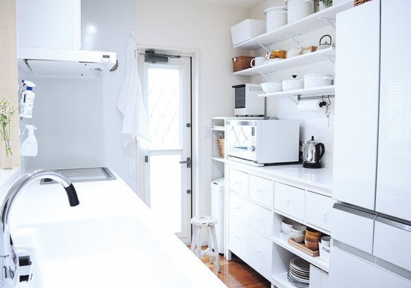 食器棚収納アイデア　選びやすく取り出しやすい収納方法とは？【おかたづけ日和】