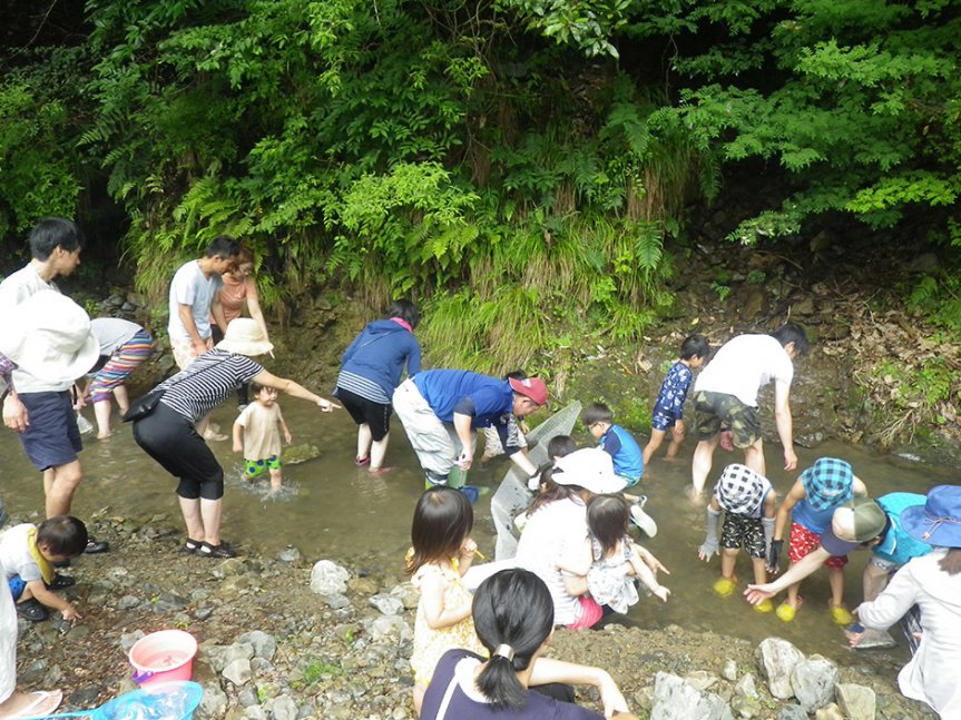【要申込／先着順】川魚のつかみ取り（大会）に挑戦しよう【国見の森公園】