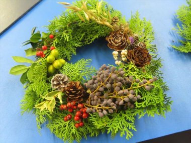 クリスマスリースを作ろう