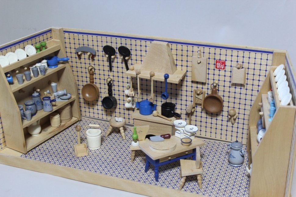 夏秋の特別展「世界のままごと道具〜小さな世界のキッチン探訪〜」【日本玩具博物館】
