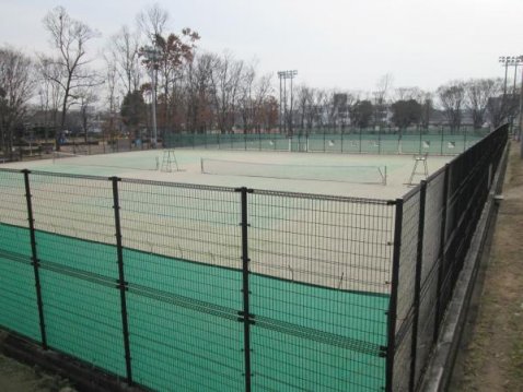 テニスコート・グラウンドの利用は龍野体育館まで