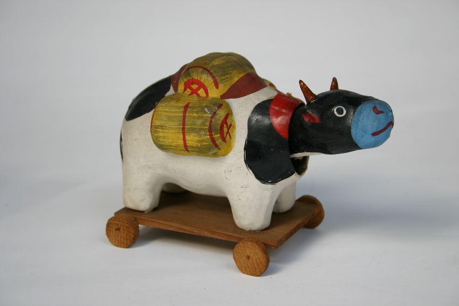 冬の特別展　牛のおもちゃ【日本玩具博物館】