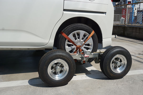 四輪駆動車