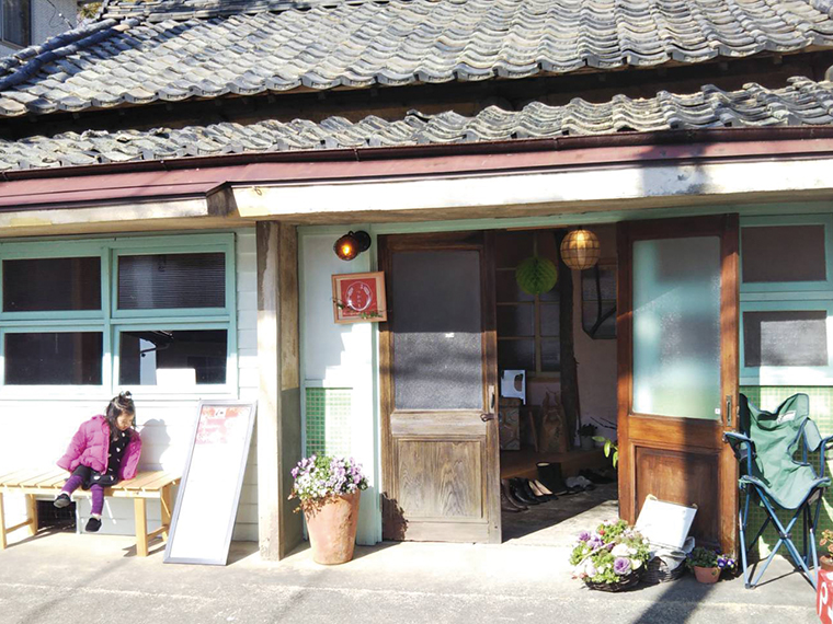 つかのま