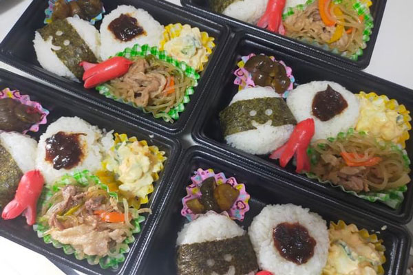 ニコニコおむすび結