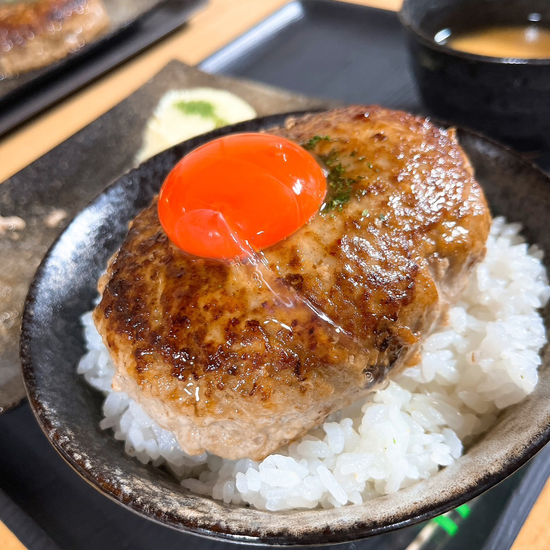 コンナトコロニハンバーグ