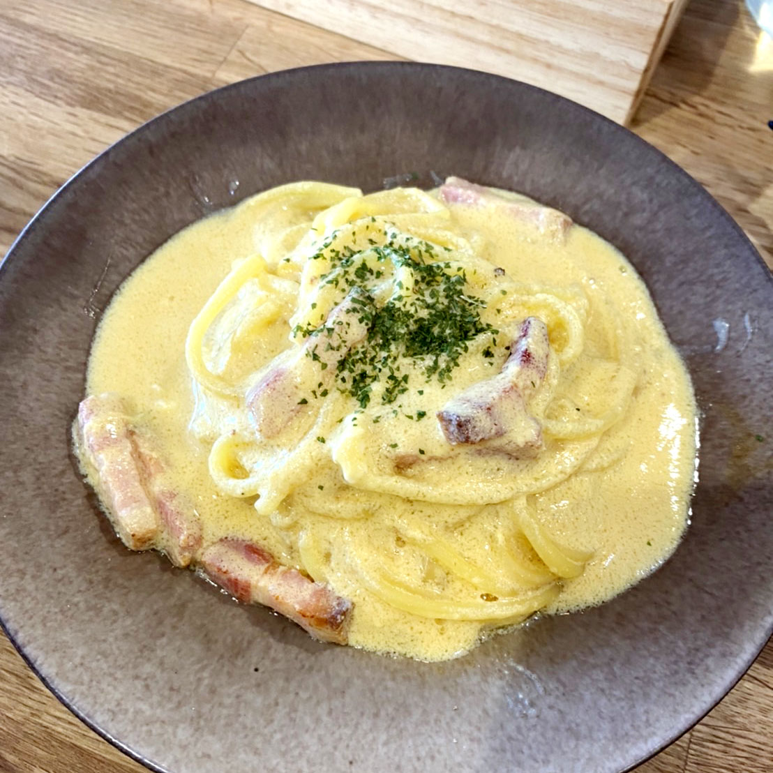 トロワ