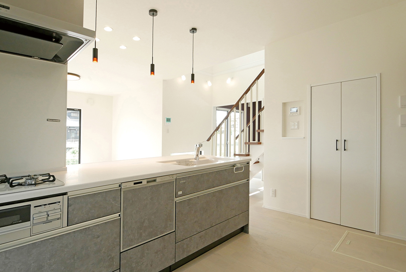 株式会社クリエイト