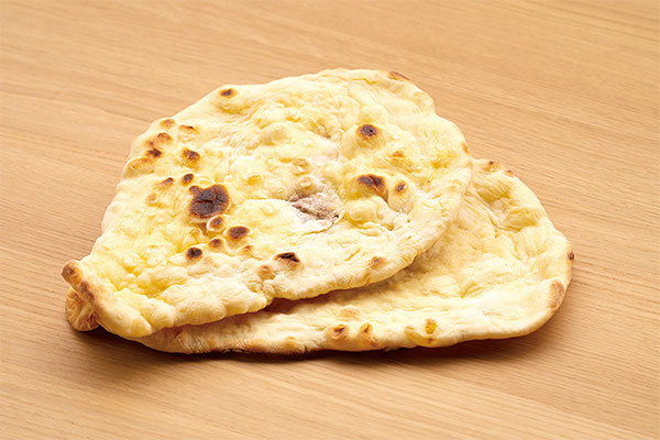 フライパンで焼くナン