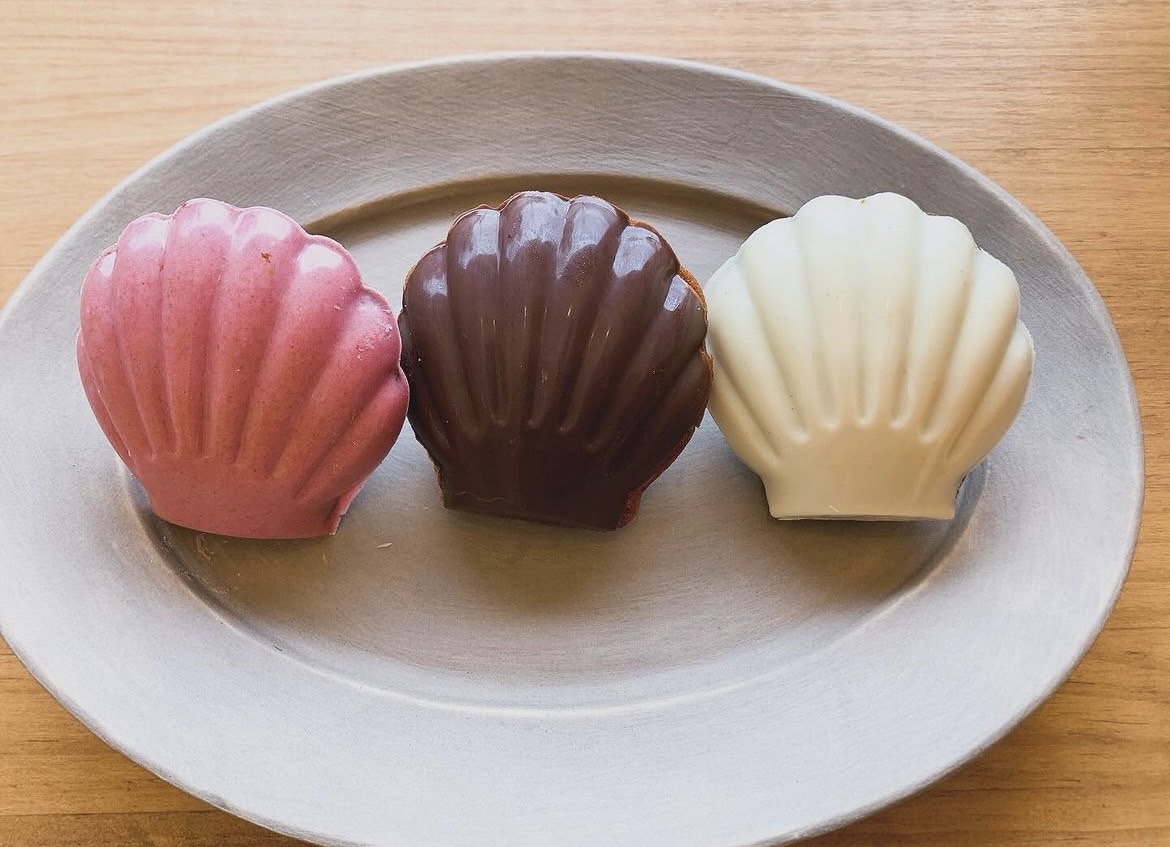 お菓子のしごと
