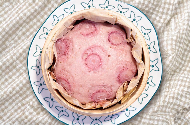せいろのイチゴミルク蒸しケーキ