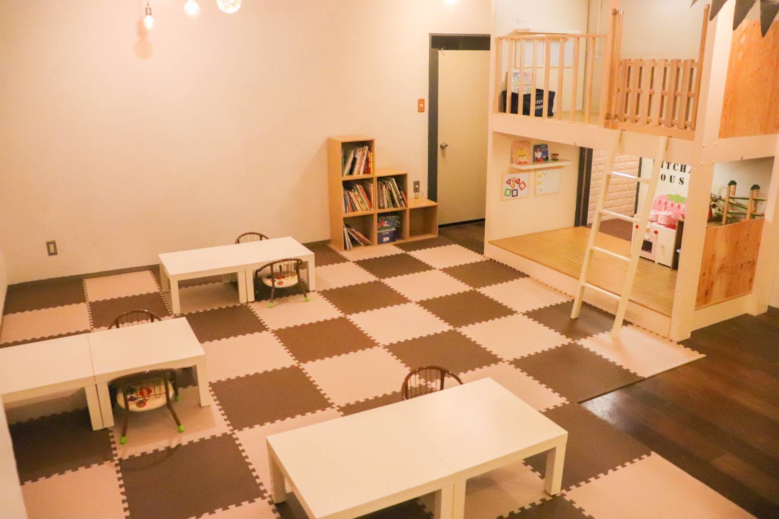 cafeスペースくじらのおうち