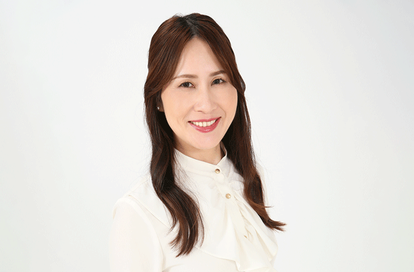 岡 真裕美さん